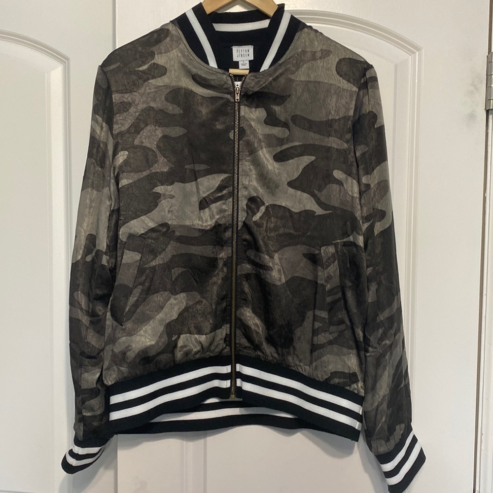 NWT black/gray camo jacket